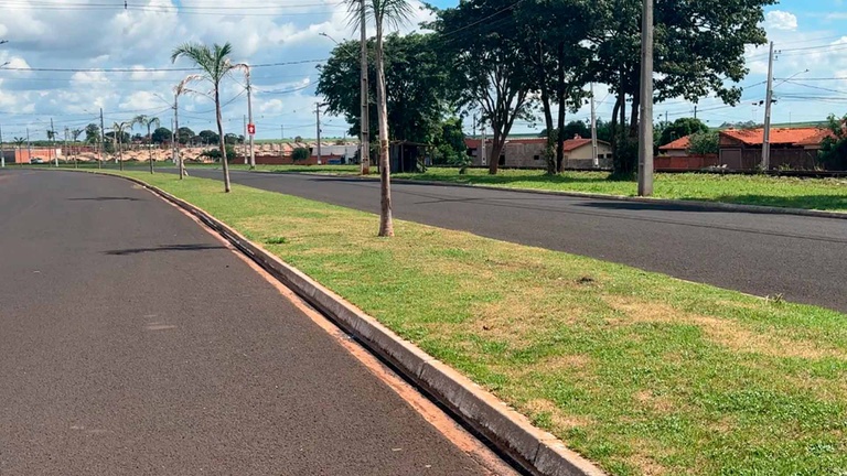 Reivindicação inclui também readequação de rotatória na confluência com a Rua José Paes Maldonado, por questões de segurança