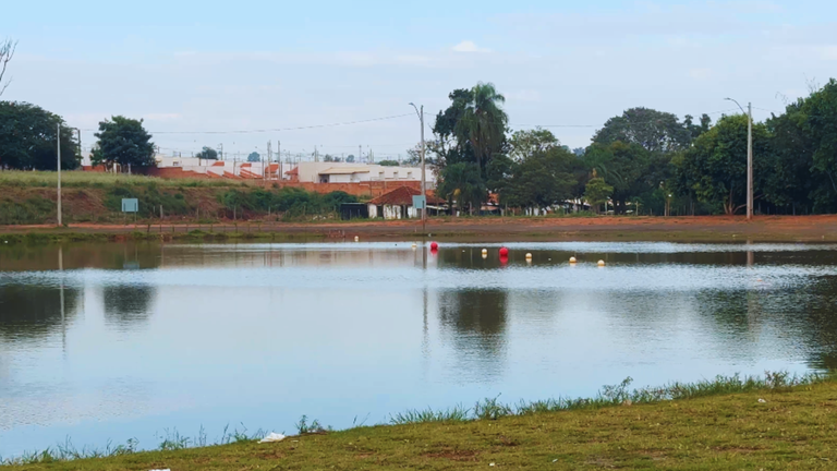 Moradores pedem capina e limpeza no Parque das Águas II, no bairro Park Colinas