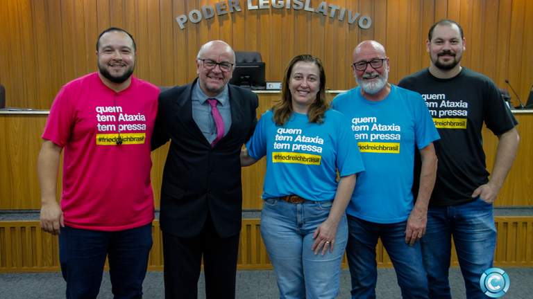 Parlamentar traz apoio à causa e destaca ações em prol da comunidade assistida