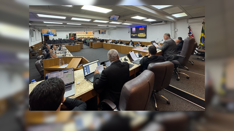 Nesta segunda-feira: cinco projetos na ordem do dia Nesta segunda-feira: cinco projetos na ordem do dia