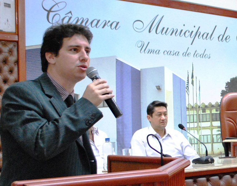 No limite, Alexandre Cachorrão pede plano emergencial de Tapa Buracos