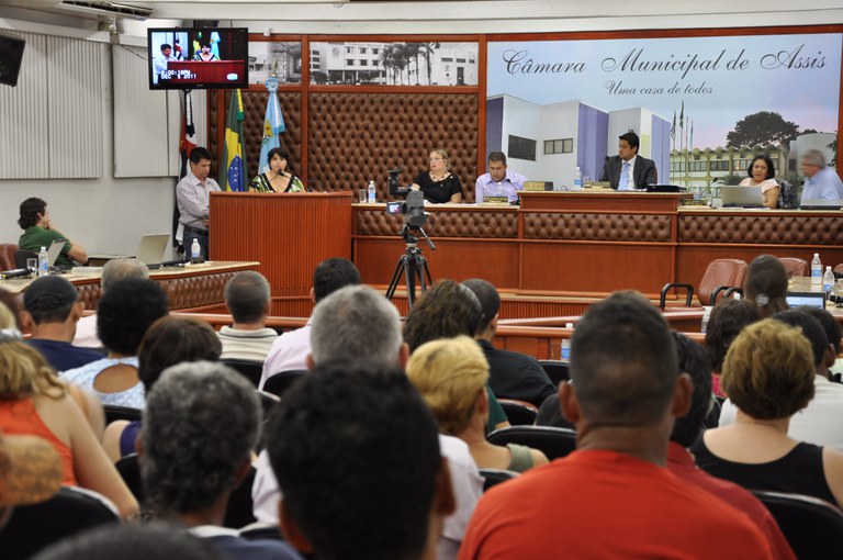 Oito projetos são discutidos durante sessão ordinária Oito projetos são discutidos durante sessão ordinária
