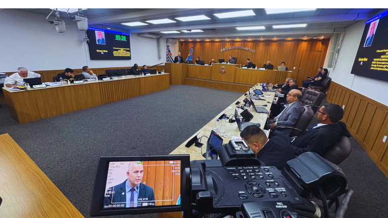 Parlamentares aprovam três projetos e registram um adiamento em 15ª sessão ordinária Parlamentares aprovam três projetos e registram um adiamento em 15ª sessão ordinária