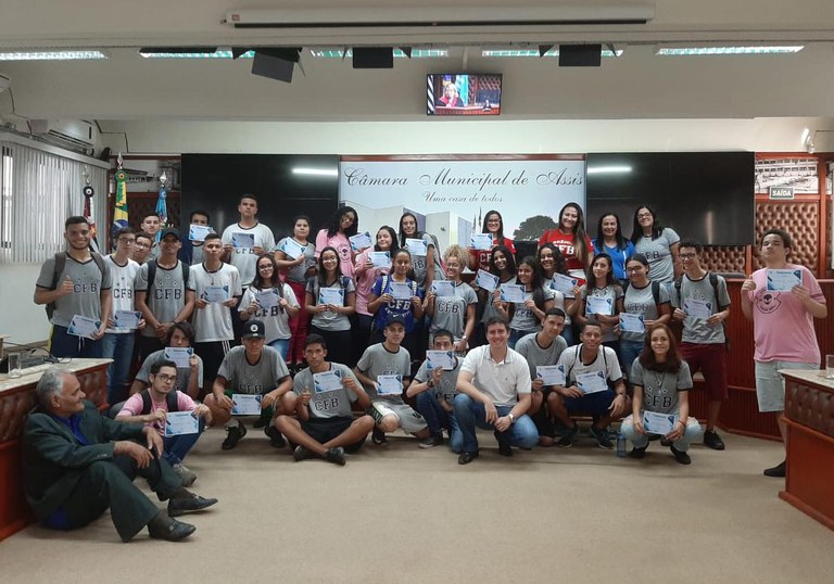 Parlamento Jovem recebe os alunos da Escola Carolina Francini Burali Parlamento Jovem recebe os alunos da Escola Carolina Francini Burali