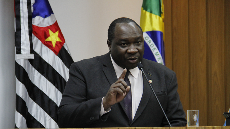 Pastor Edinho cobra informações sobre atendimento pediátrico na rede pública de saúde de Assis Pastor Edinho cobra informações sobre atendimento pediátrico na rede pública de saúde de Assis