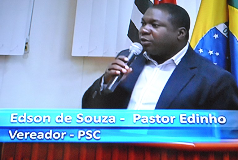 Pastor Edinho exalta Novembro Azul e agradece pintura de faixas na Marechal Pastor Edinho exalta Novembro Azul e agradece pintura de faixas na Marechal