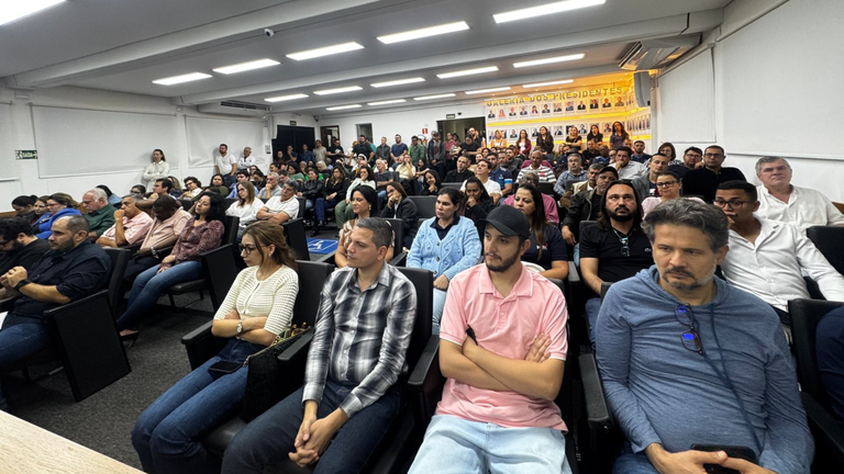 Plano Plurianual é apresentado em audiência pública com ampla participação popular Plano Plurianual é apresentado em audiência pública com ampla participação popular