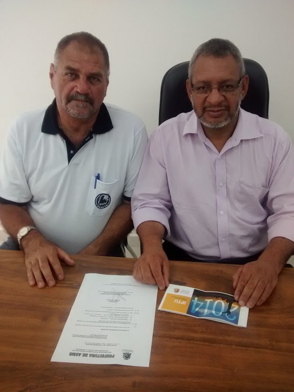 PREFEITURA DESCUMPRE LEI E VEREADOR ORIENTA MUNÍCIPE SOBRE COMO PROCEDER PREFEITURA DESCUMPRE LEI E VEREADOR ORIENTA MUNÍCIPE SOBRE COMO PROCEDER