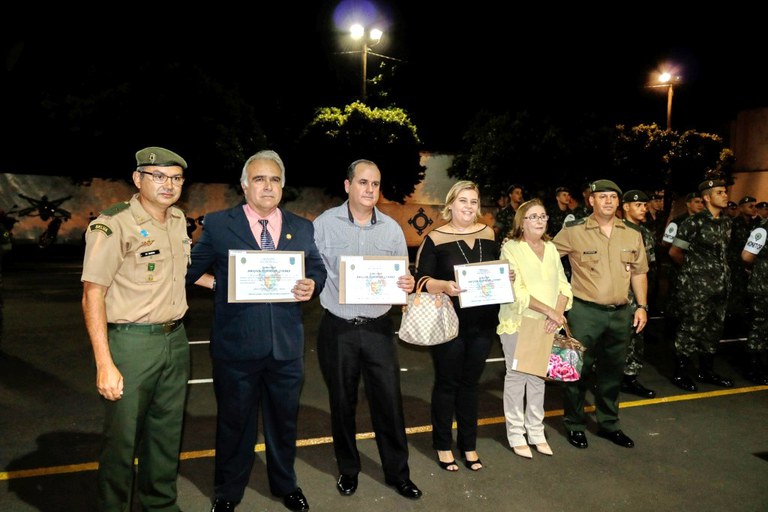 Presidente da Câmara é homenageado no Tiro de Guerra Presidente da Câmara é homenageado no Tiro de Guerra