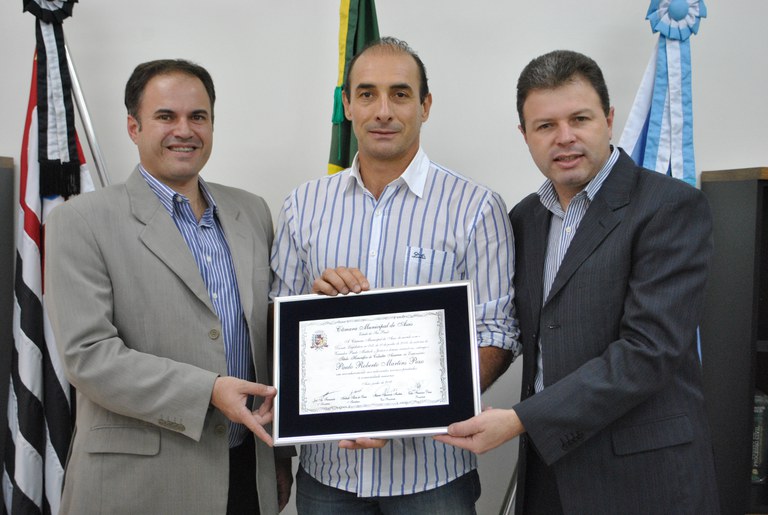 Presidente da Câmara entrega Título Honorífico de Cidadão Assisense a empresário Presidente da Câmara entrega Título Honorífico de Cidadão Assisense a empresário