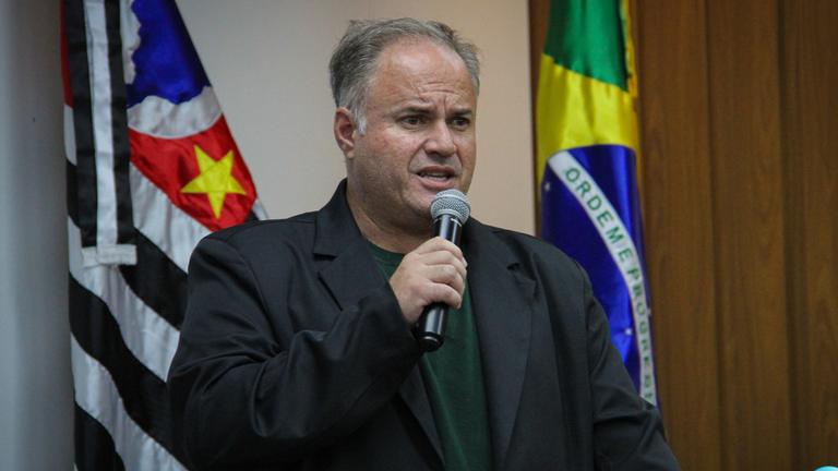 Presidente da Câmara questiona destino de recursos arrecadados com taxa de iluminação pública em Assis Presidente da Câmara questiona destino de recursos arrecadados com taxa de iluminação pública em Assis
