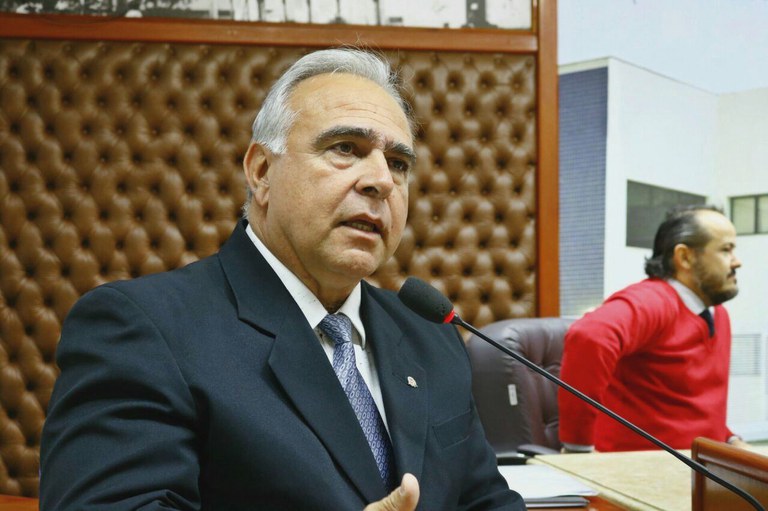 Presidente da Câmara sugere a implantação de aplicativo para a fiscalização de trânsito Presidente da Câmara sugere a implantação de aplicativo para a fiscalização de trânsito
