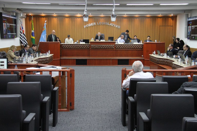 Primeira sessão do mês de outubro tem dois adiamentos, saiba quais foram os projetos aprovados