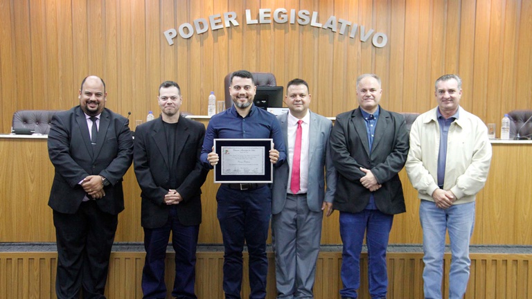 Cerimônia reconhece a trajetória de superação e dedicação do professor Breno Pinheiro ao esporte