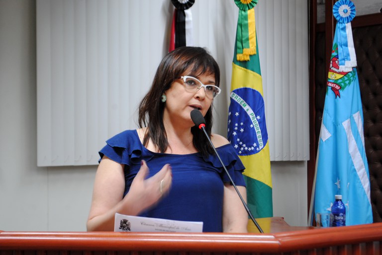 Professora Dedé esclarece publicação no AssisCity Professora Dedé esclarece publicação no AssisCity