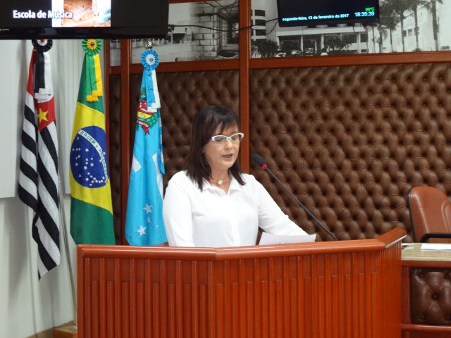 Professora Dedé pede melhorias estruturais no prédio da Escola de Música Professora Dedé pede melhorias estruturais no prédio da Escola de Música