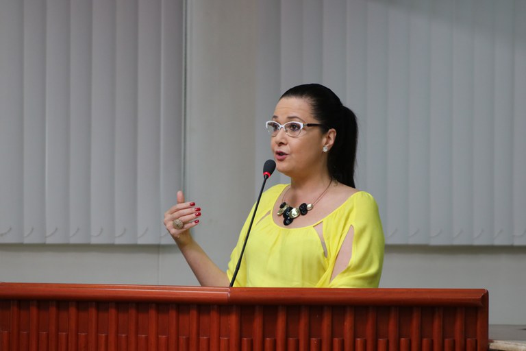 Professora Dedé quer protetor Solar gratuito para portadores de albinismo. Professora Dedé quer protetor Solar gratuito para portadores de albinismo.