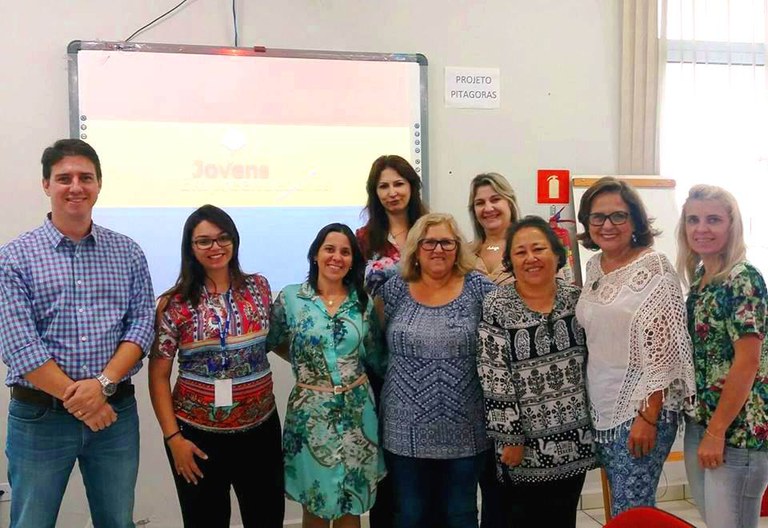 Projeto “JOVENS EMPREENDEDORES” na escola Projeto “JOVENS EMPREENDEDORES” na escola