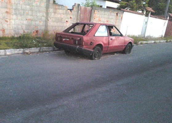 Projeto de Lei que autoriza a remoção de veículos abandonados foi aprovado Projeto de Lei que autoriza a remoção de veículos abandonados foi aprovado