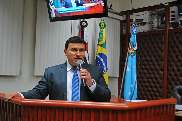 Projeto que determina a vacinação de idosos e deficientes em casa é aprovado Projeto que determina a vacinação de idosos e deficientes em casa é aprovado