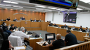 Pedido de vista foi aprovado para permitir a análise de informações complementares sobre os imóveis e a regularização de débitos previdenciários; Proposta retorna à pauta na 36ª Sessão Ordinária