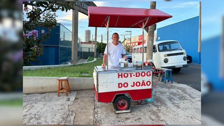 Reconhecimento: João do Cachorro Quente será homenageado com título de Cidadão Assisense Reconhecimento: João do Cachorro Quente será homenageado com título de Cidadão Assisense