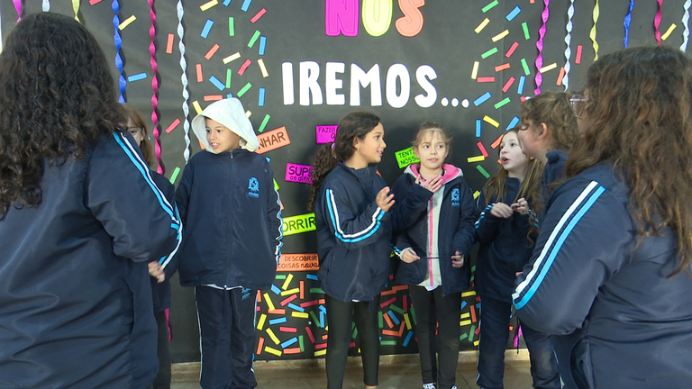 Rede Municipal de Ensino inicia entrega de novos uniformes escolares