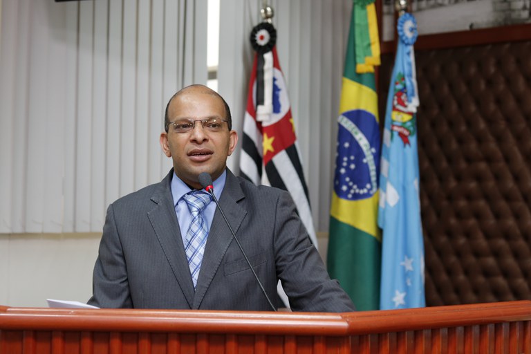 Roque rebate decisão da Prefeitura em relação à mudança de sentido da Av. Rui Barbosa Roque rebate decisão da Prefeitura em relação à mudança de sentido da Av. Rui Barbosa