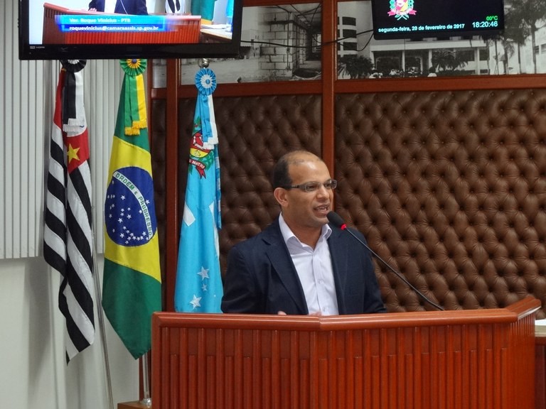 Roque Vinícius pede a reabertura do Banco do Alimento Roque Vinícius pede a reabertura do Banco do Alimento