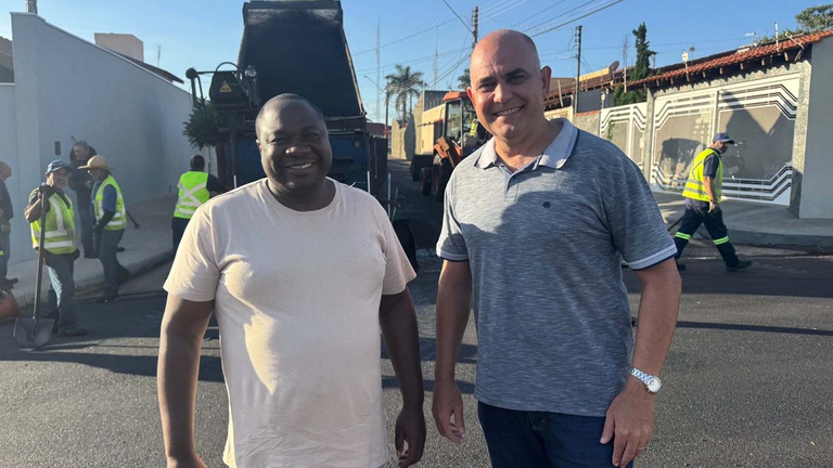 Ruas da Vila Adileta recebem recapeamento após solicitação dos vereadores Gerson Alves e Pastor Edinho Ruas da Vila Adileta recebem recapeamento após solicitação dos vereadores Gerson Alves e Pastor Edinho