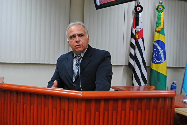 Sargento Valmir solicita lanche matinal aos jovens do Tiro de Guerra de Assis Sargento Valmir solicita lanche matinal aos jovens do Tiro de Guerra de Assis