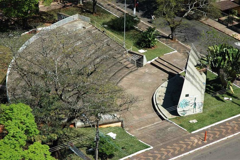 Sargento Valmir solicita urgência em reforma da Concha Acústica. Sargento Valmir solicita urgência em reforma da Concha Acústica.