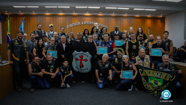 Sessão na Câmara de Assis reúne motoclubes e destaca ações solidárias