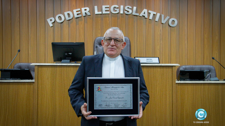 A entrega do Título reforça o compromisso do Legislativo em valorizar cidadãos que transformam a vida da comunidade