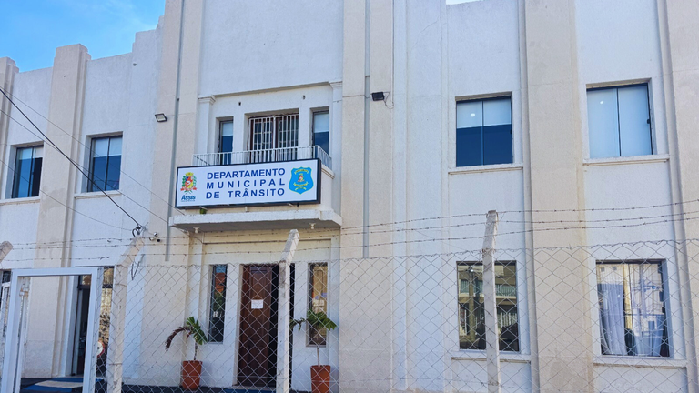 Parlamentar pede explicações sobre atuação e dinâmica de trabalho do Departamento de Trânsito