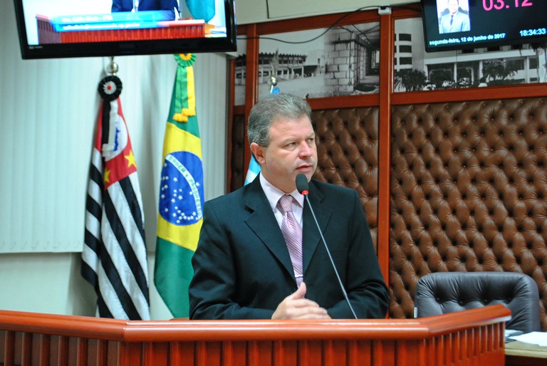 STJ suspende por 120 dias as ações que obrigam o Estado a fornecer medicamentos de alto custo à população STJ suspende por 120 dias as ações que obrigam o Estado a fornecer medicamentos de alto custo à população