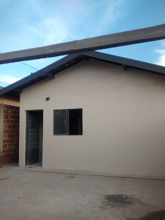 Timba acompanha reforma de casa no Residencial Colinas Timba acompanha reforma de casa no Residencial Colinas