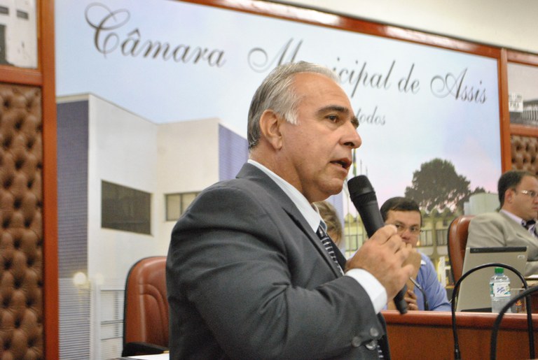 Transporte público em Assis não respeita os idosos Transporte público em Assis não respeita os idosos