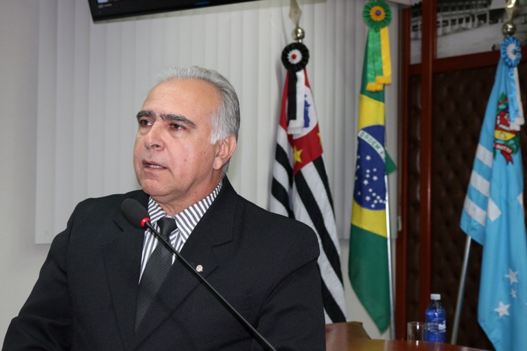 Valmir Dionizio usa a tribuna livre para expor vários problemas locais Valmir Dionizio usa a tribuna livre para expor vários problemas locais