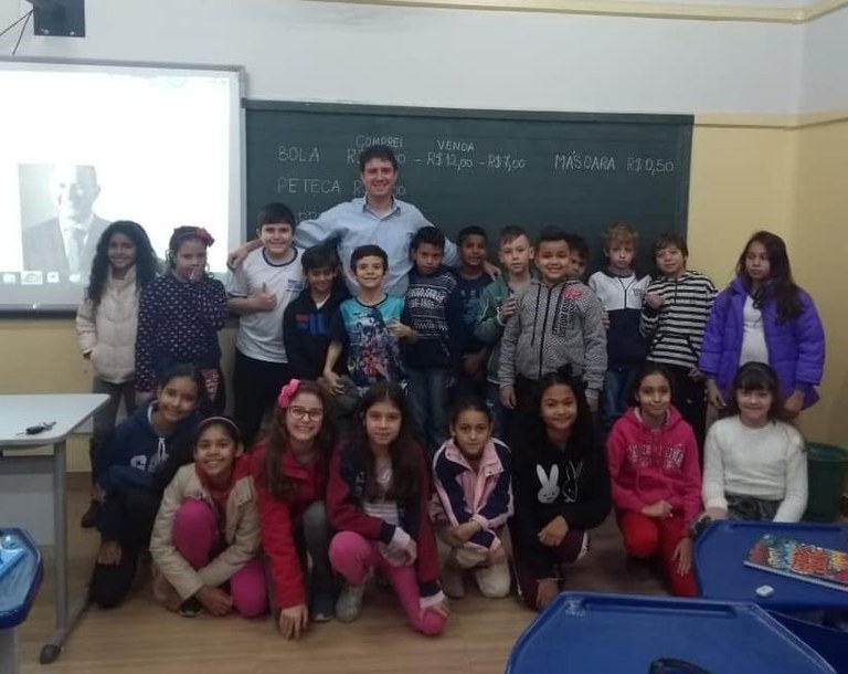 Vereador Alexandre Cachorrão faz palestra sobre cidadania na Escola João Mendes Jr. Vereador Alexandre Cachorrão faz palestra sobre cidadania na Escola João Mendes Jr.