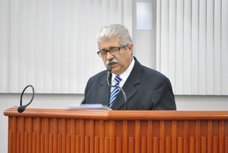 Vereador Arlindo do Raio X procura melhorias para as vias públicas na Quinta dos Flamboyants Vereador Arlindo do Raio X procura melhorias para as vias públicas na Quinta dos Flamboyants