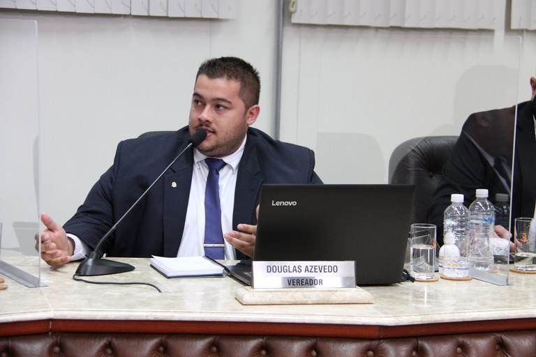 Vereador Douglas Azevedo pede ao Prefeito Municipal a abertura de unidades dispensadoras de medicamentos aos finais de semana Vereador Douglas Azevedo pede ao Prefeito Municipal a abertura de unidades dispensadoras de medicamentos aos finais de semana