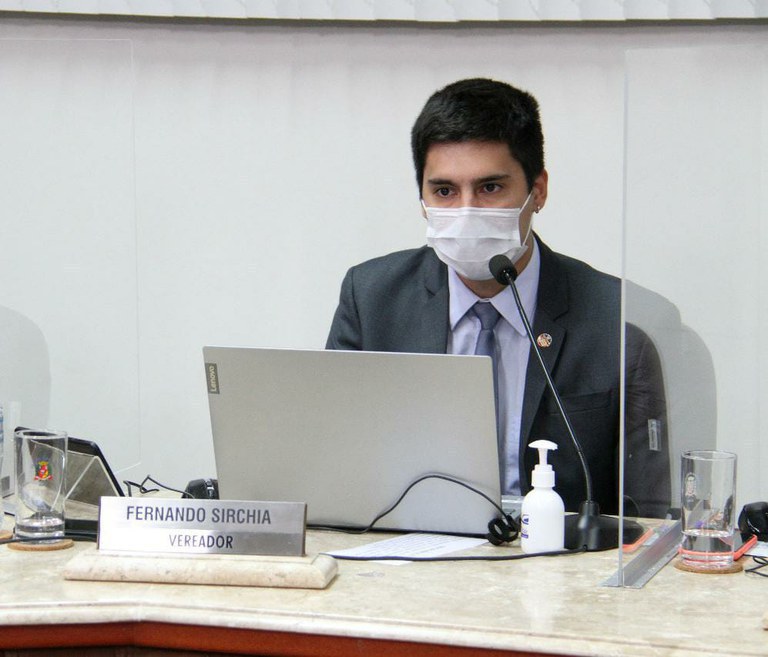 Vereador Fernando Sirchia questiona Poder Executivo sobre kits de alimentos distribuídos em Assis Vereador Fernando Sirchia questiona Poder Executivo sobre kits de alimentos distribuídos em Assis