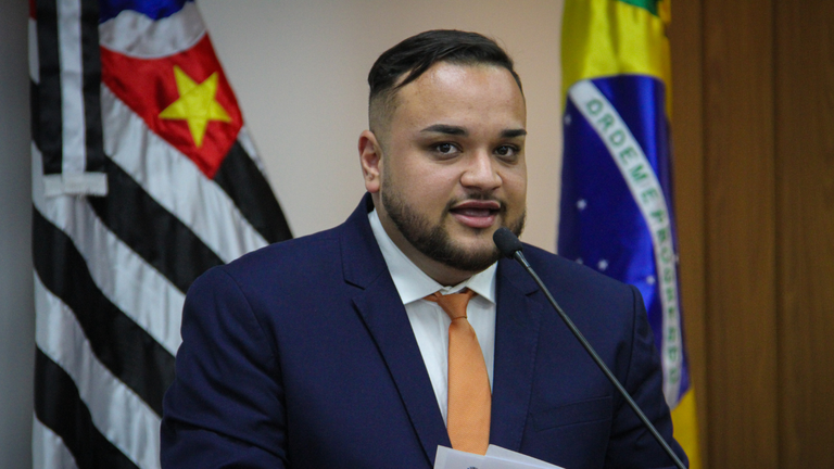 Vereador Lucas Gomes cobra informações sobre fila para otorrinolaringologista em Assis Vereador Lucas Gomes cobra informações sobre fila para otorrinolaringologista em Assis