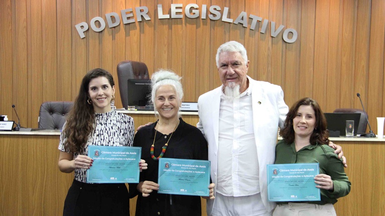 Vereador Português presta homenagem às três assisenses eleitas para a 5ª Conferência Nacional do Meio Ambiente Vereador Português presta homenagem às três assisenses eleitas para a 5ª Conferência Nacional do Meio Ambiente