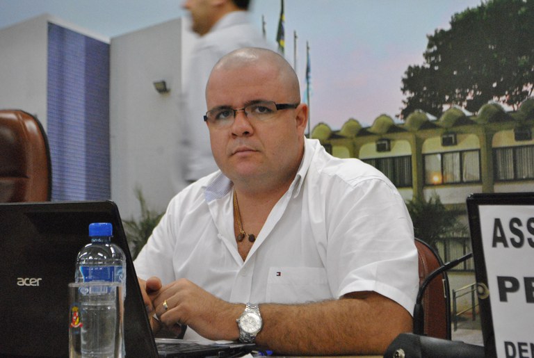 Vereador Professor Thiago exalta Meio Ambiente em tribuna Vereador Professor Thiago exalta Meio Ambiente em tribuna