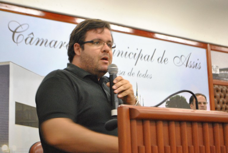 Vereador Professor Thiago pede que a População Economize Água Vereador Professor Thiago pede que a População Economize Água