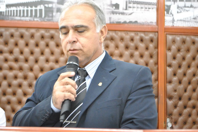 Vereador Valmir Dionízio questiona prefeitura sobre animais de pequeno porte Vereador Valmir Dionízio questiona prefeitura sobre animais de pequeno porte