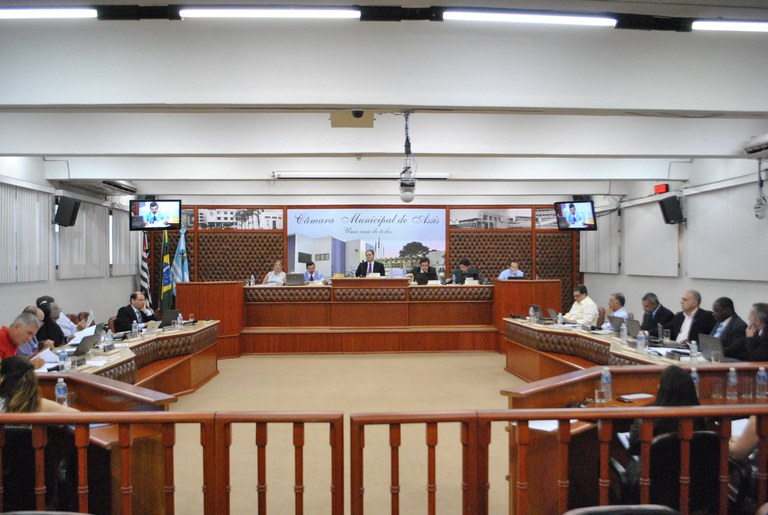 Vereadores aprovam inicio das sessões ás 18 horas Vereadores aprovam inicio das sessões ás 18 horas
