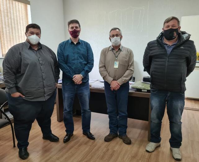 Vereadores e Diretor da SABESP se reúnem para tratar das melhorias no Distrito Industrial Vereadores e Diretor da SABESP se reúnem para tratar das melhorias no Distrito Industrial